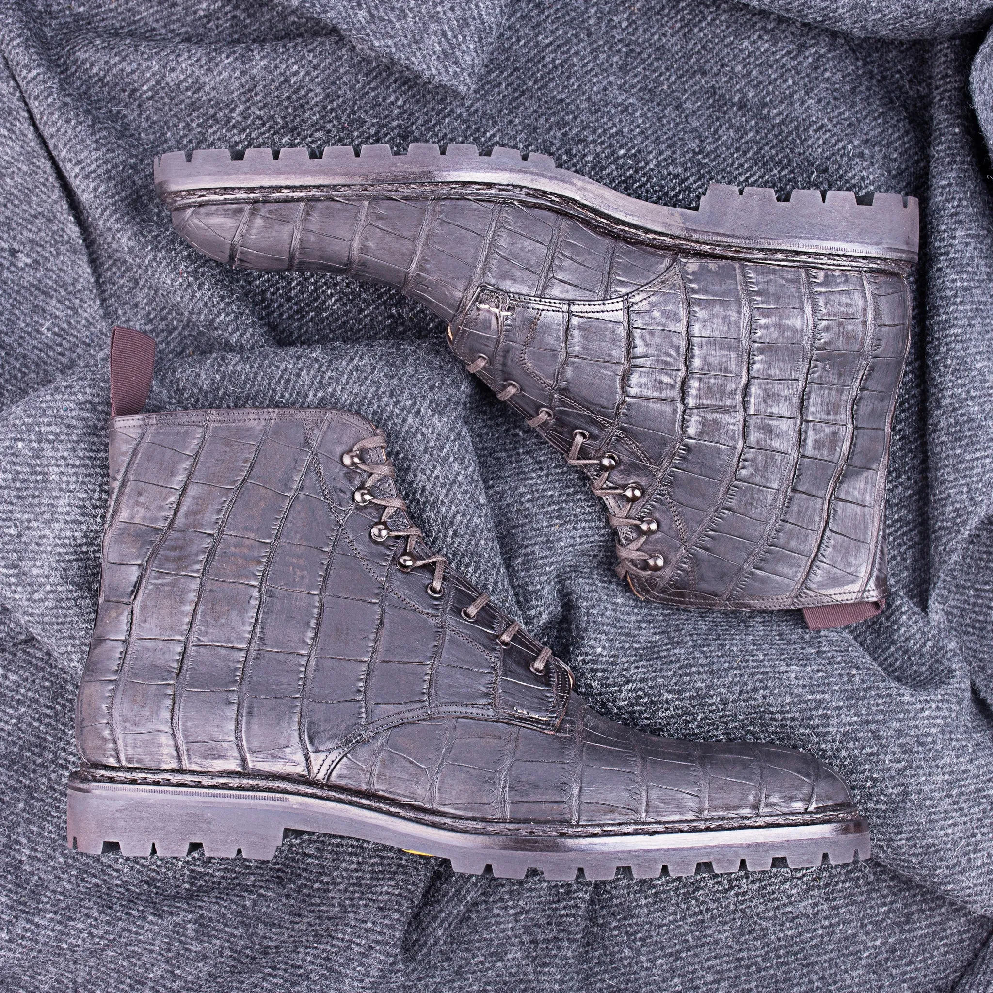 Derby ankle boot non-glossy, used appearance
