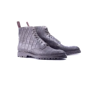 Derby ankle boot non-glossy, used appearance