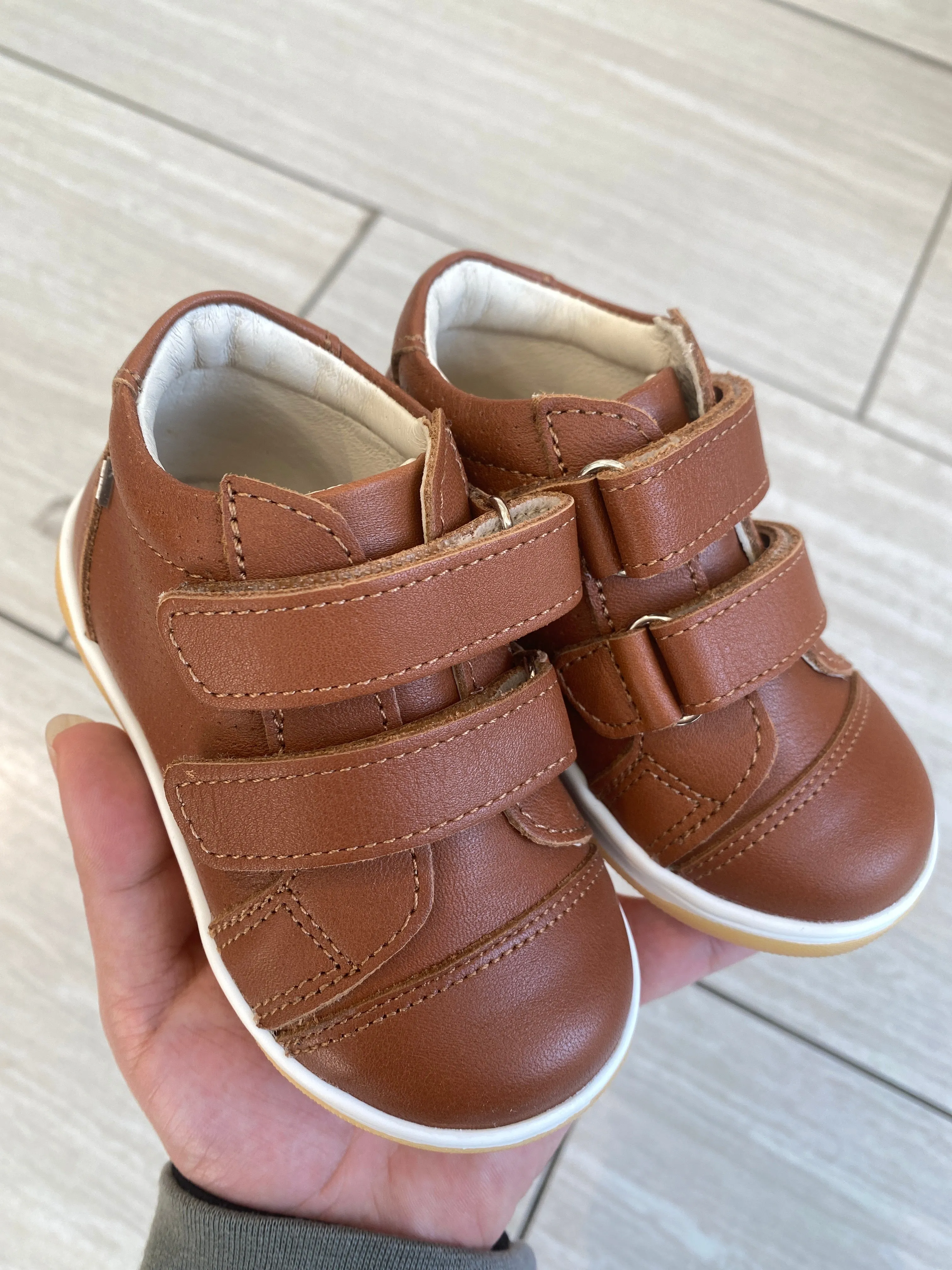 Emel Luggage Velcro Baby Sneaker