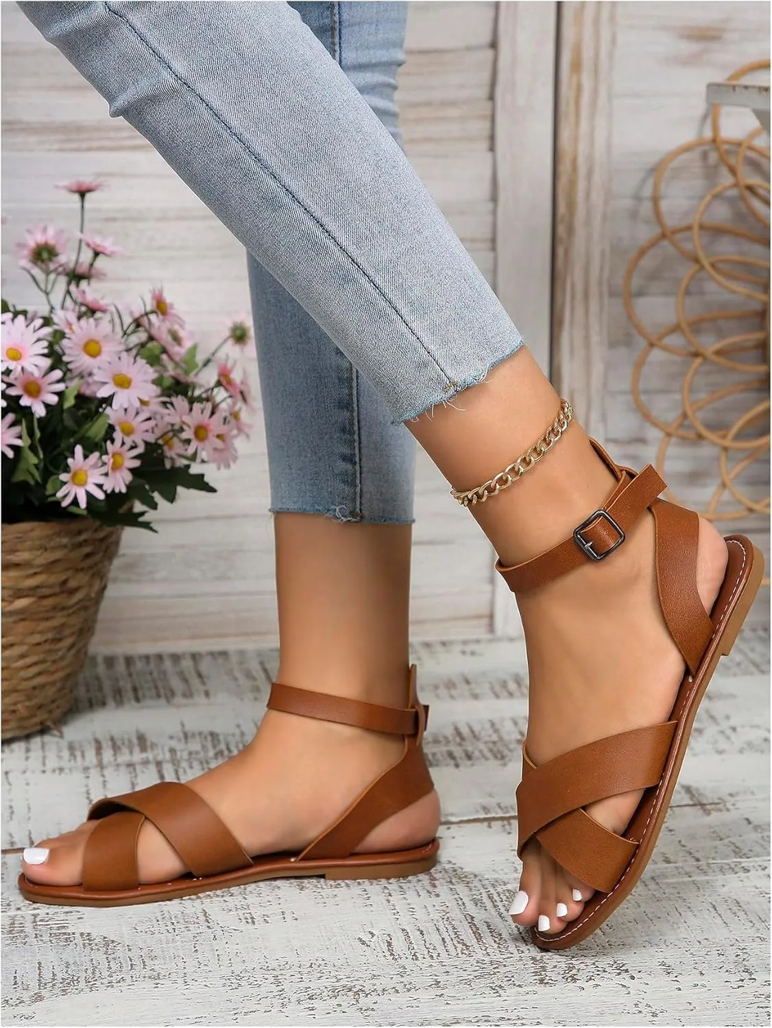 GORGLITTER Women's Strappy Open Toe Ankle Straps Sandal Dressy 2025 Leather Gladiator Vacation Summer Sandals