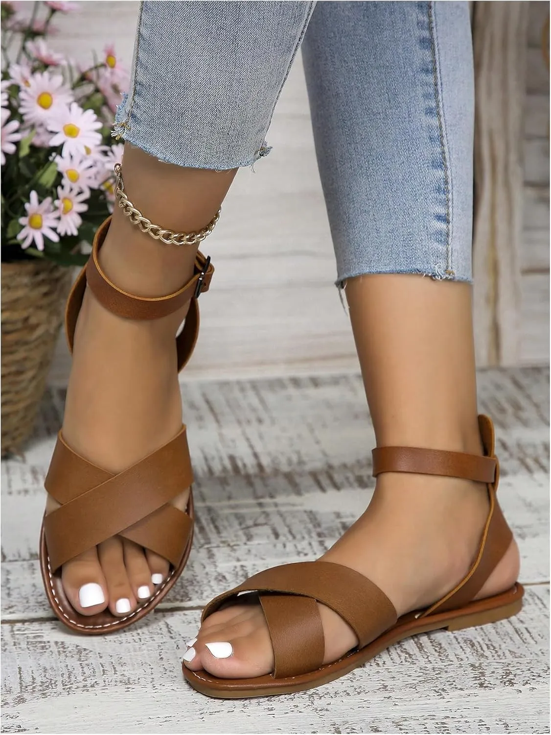GORGLITTER Women's Strappy Open Toe Ankle Straps Sandal Dressy 2025 Leather Gladiator Vacation Summer Sandals