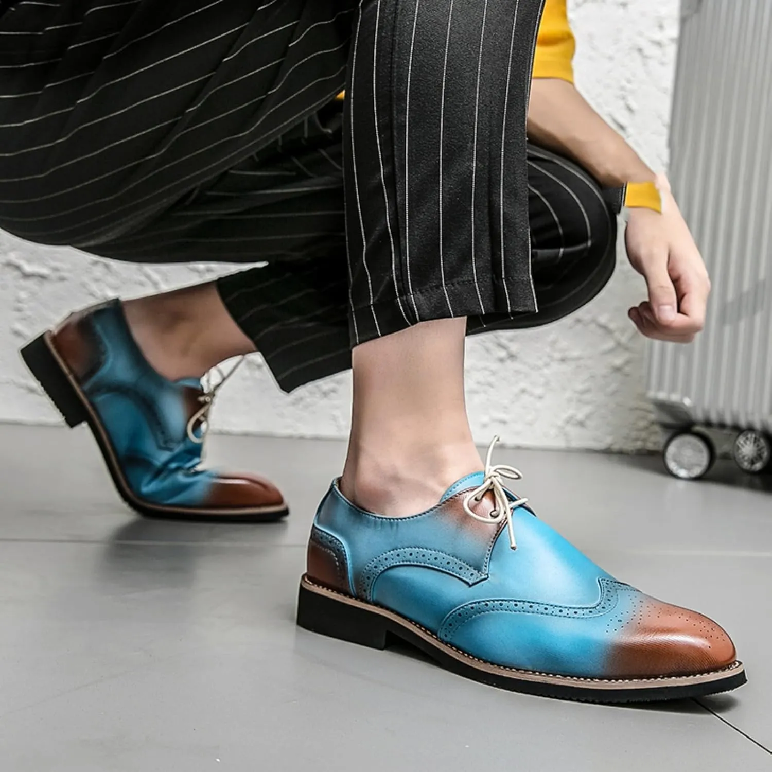 Men Oxford Dress Shoes Gradient - Color Brogues Wing Tips Lace Up Patchwork Two Tone Color Matching Punched Round Toe