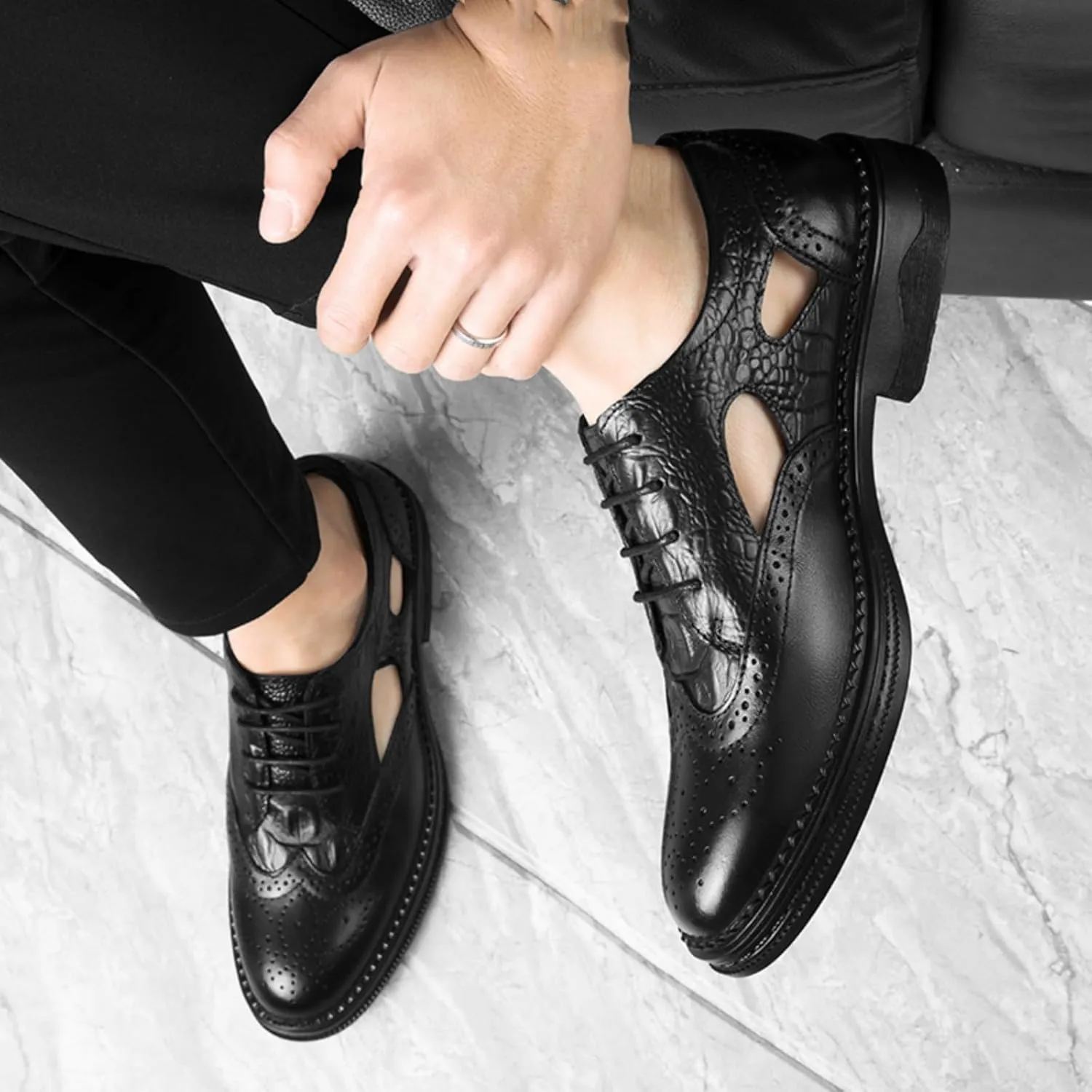 Men's Cowhide Leather Perforated Lace - up Oxfords Brogue Wingtip Shoes for Men
