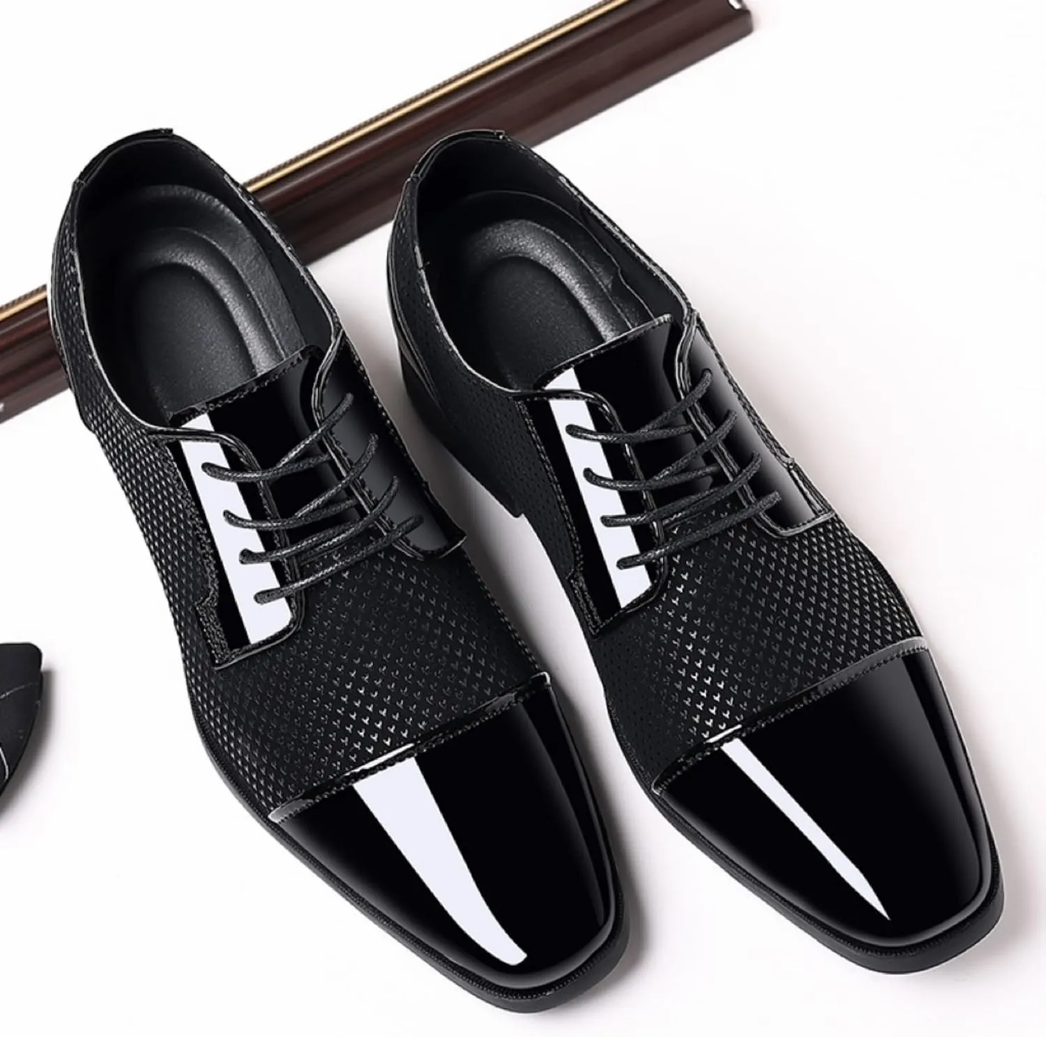 Men's Dress Shoes Patent Leather Oxfords Classic Lace-up Formal Tuxedo Shoes Business Wedding Derby Shoes Cap Toe Fashion