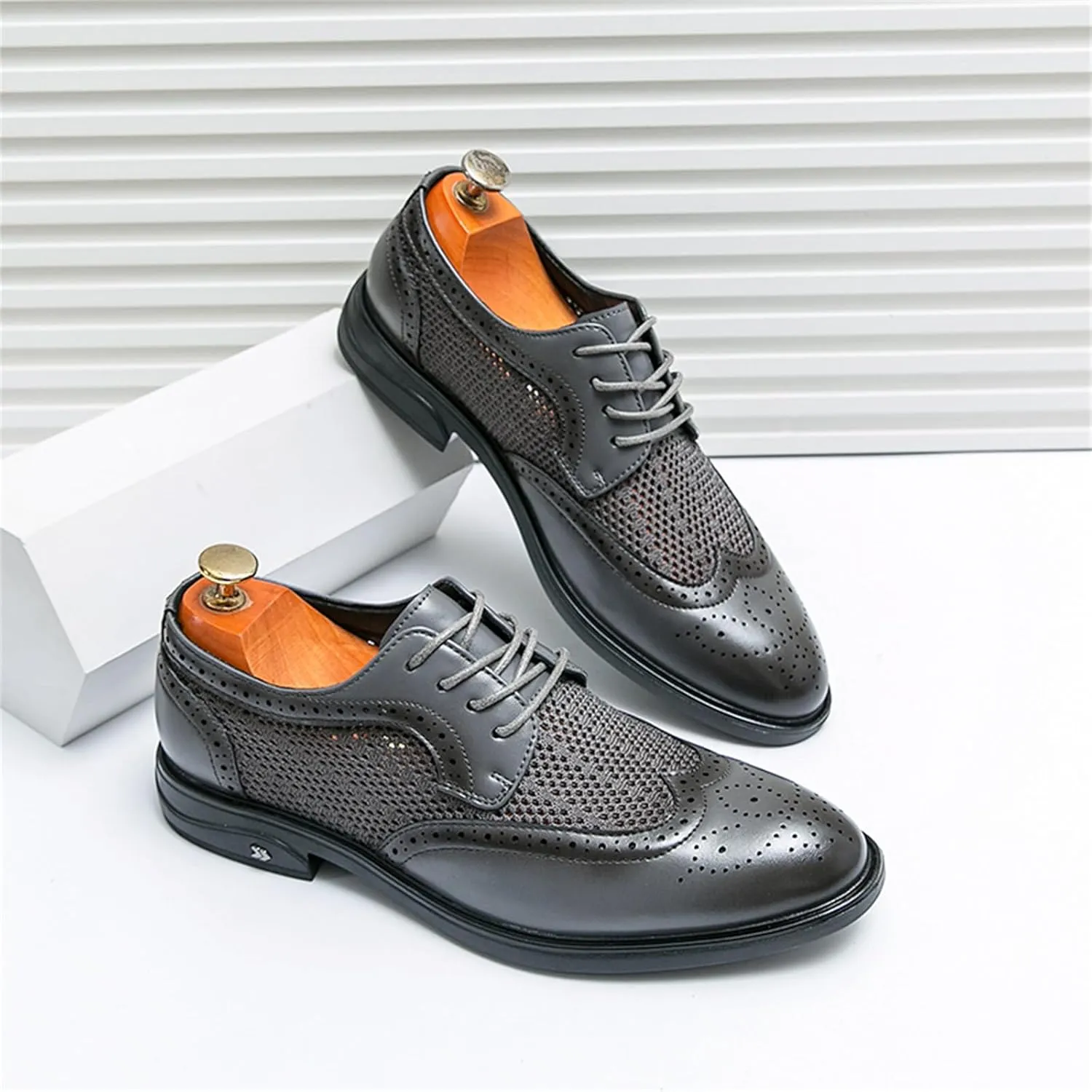 Mens Hollowed Leather Lace Up Brogue Dress Oxford Shoes Summer Casual Lightweight Wingtip Derby Shoes for Formal Business Dress Wedding