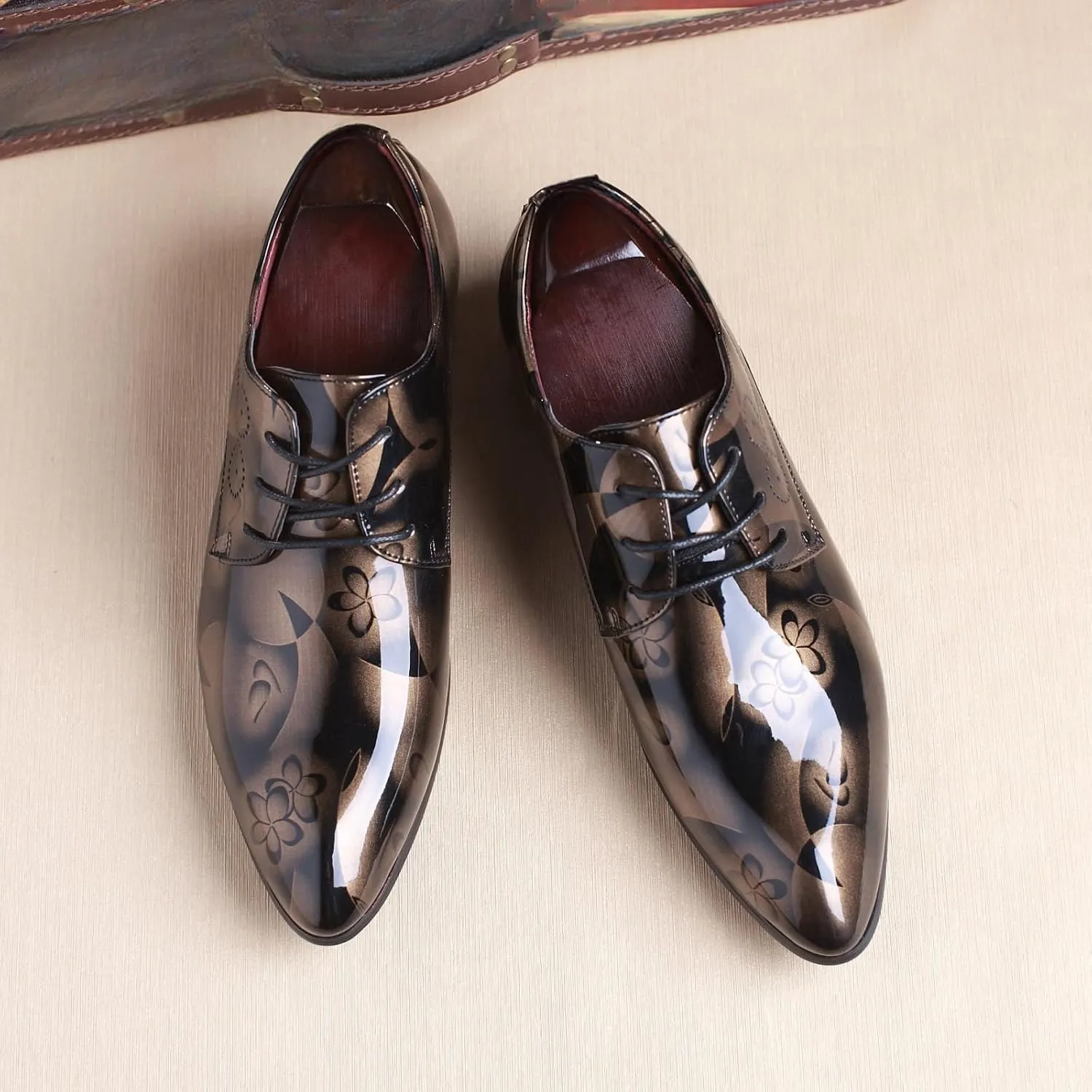 Mens Patent Leather Printing Lace Up Oxford Dress Shoes Modern Low Top Pointed Toe Tuxedo Derby Shoes for Work Office Formal Wedding