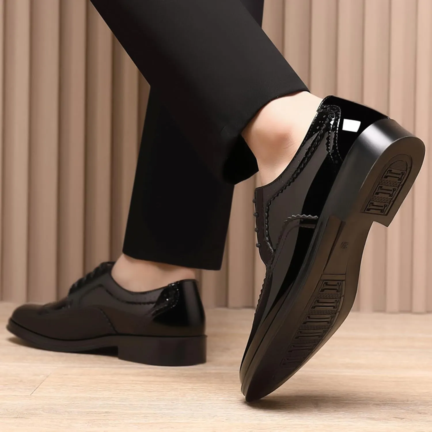 Men's Patent Leather Wingtip Carving Brogue Dress Shoes Fashion Classic Cap Toe Lace Up Low Top Oxfords Shoes Casual Business Formal Derby Shoes