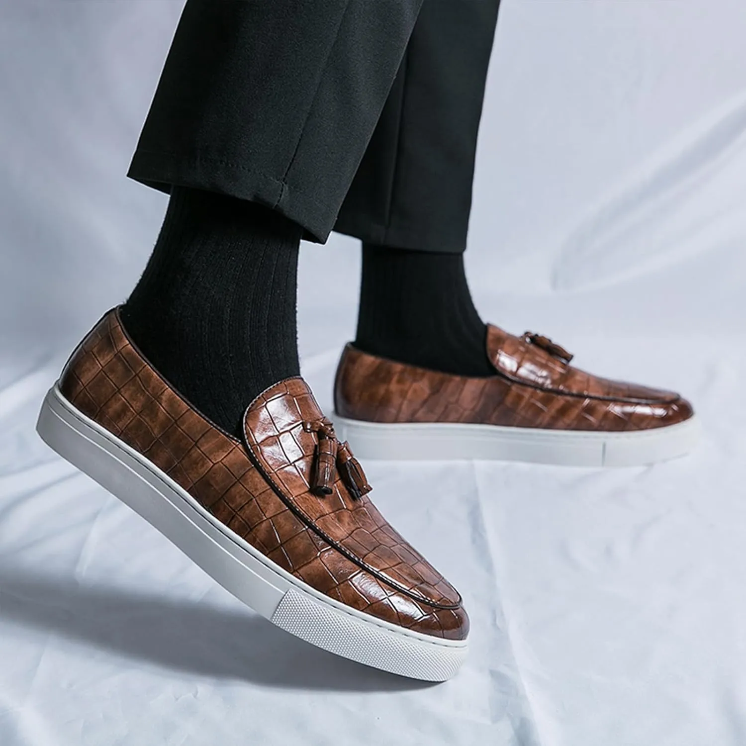 Men's Pattern Leather Platform Slip On Tassel Loafers Comfortable Round Toe Low Top Non-Slip Casual Dress Shoes Flat Penny Loafer for Dating Business Party