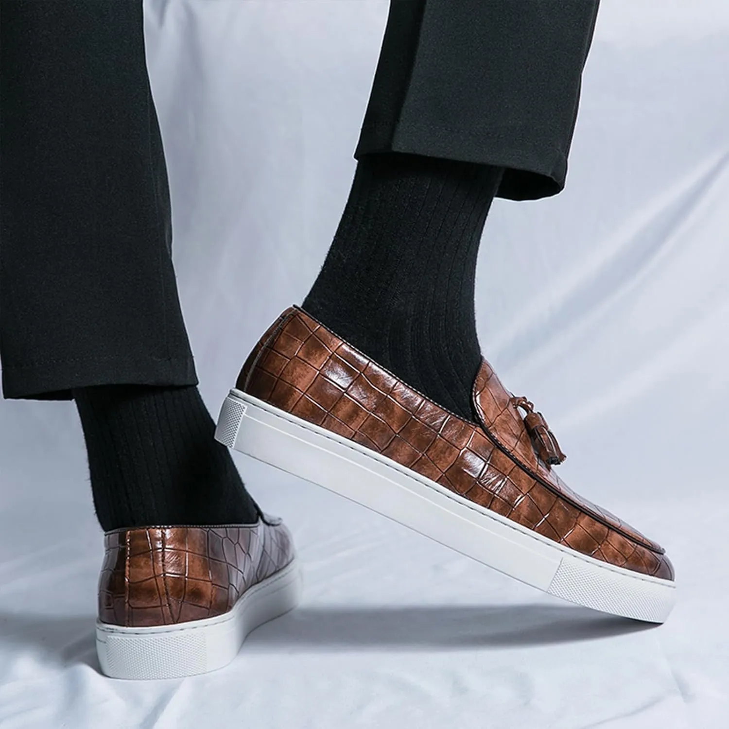 Men's Pattern Leather Platform Slip On Tassel Loafers Comfortable Round Toe Low Top Non-Slip Casual Dress Shoes Flat Penny Loafer for Dating Business Party