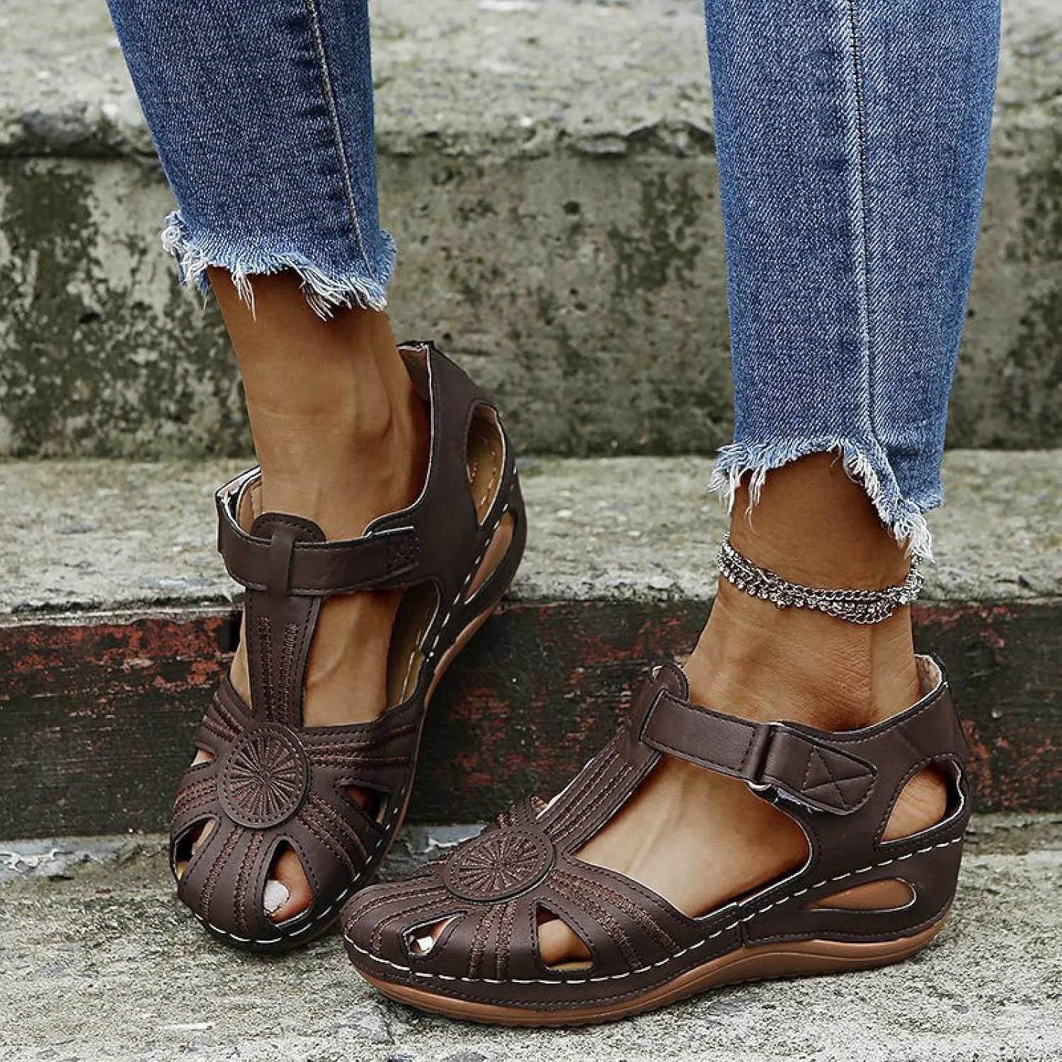 oiangi Hook and Loop Sandals for Women Wedge Hollow Closed Toe Summer Solid Color Flowers Beach Shoes Comfortable Casual Ladies Outdoor Slides Sandalias