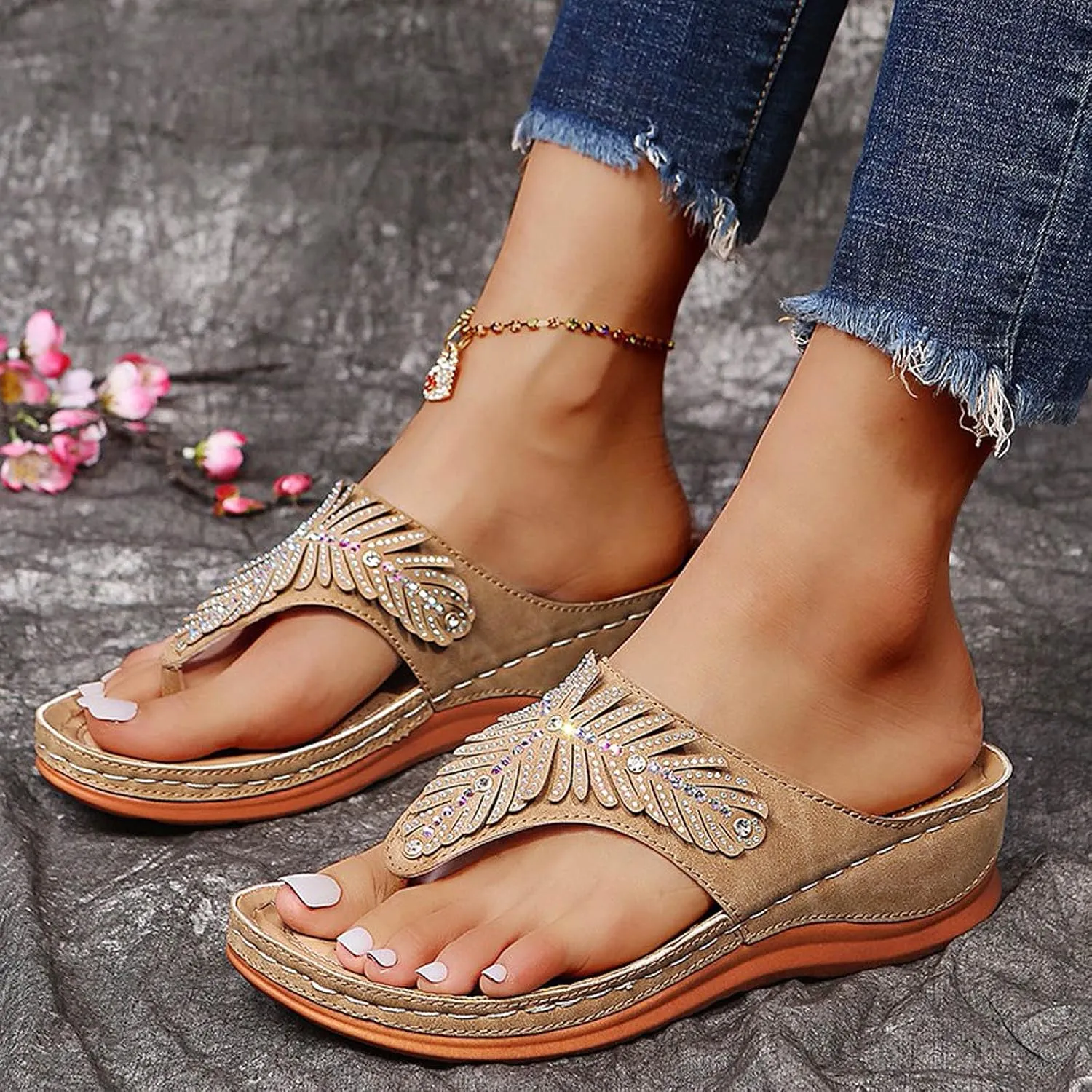 oiangi Rhinestone Wedge Sandals for Women,Summer Fashion Open Toe T Strap Thong Flip Flops Sandals Comfortable Casual Beach Shoes Slippers