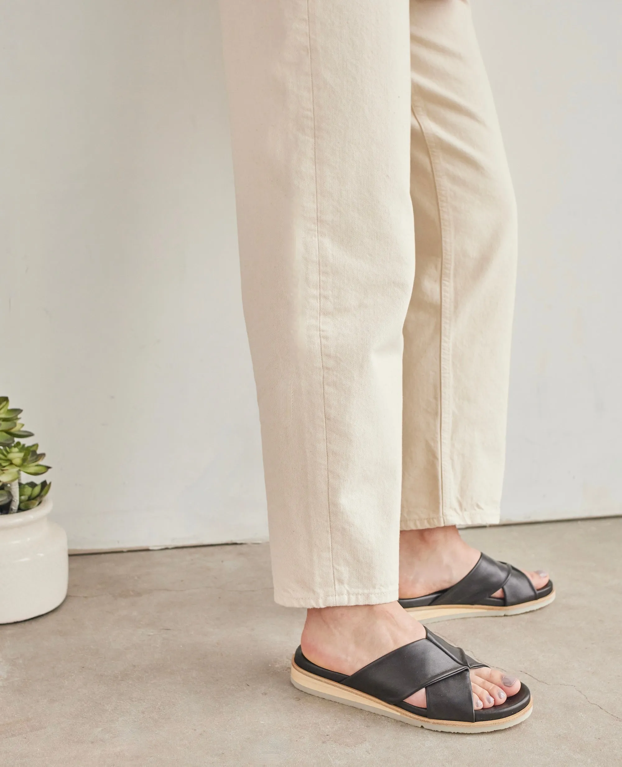 Pasque Sandal