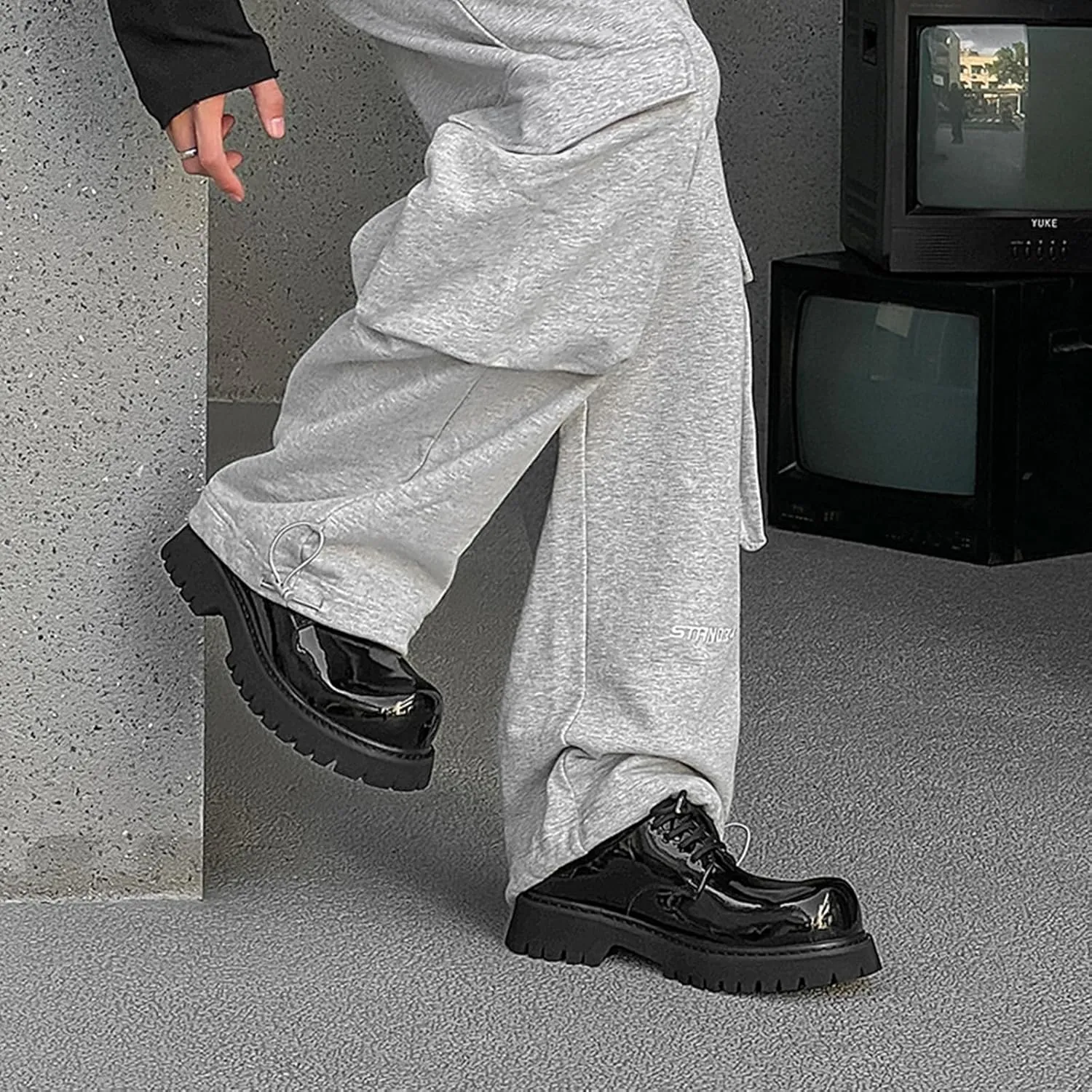 Patent Leather Chunky Platform Lace-Up Dress Oxford Shoes for Men Classic Round Toe Non-Slip Lug Sole Business Prom Work Wedding Formal Derby Shoes