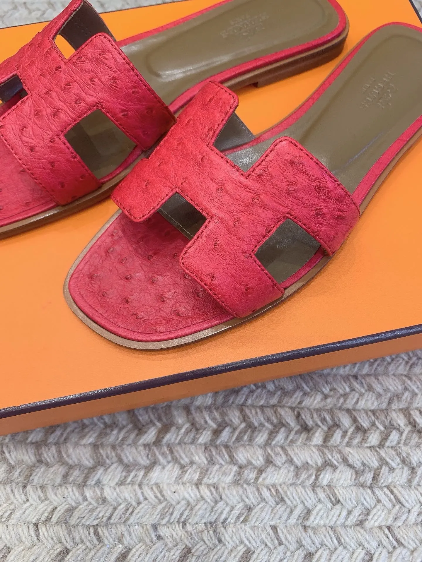 SE1583 Hermes Oran Sandal / Size5-12