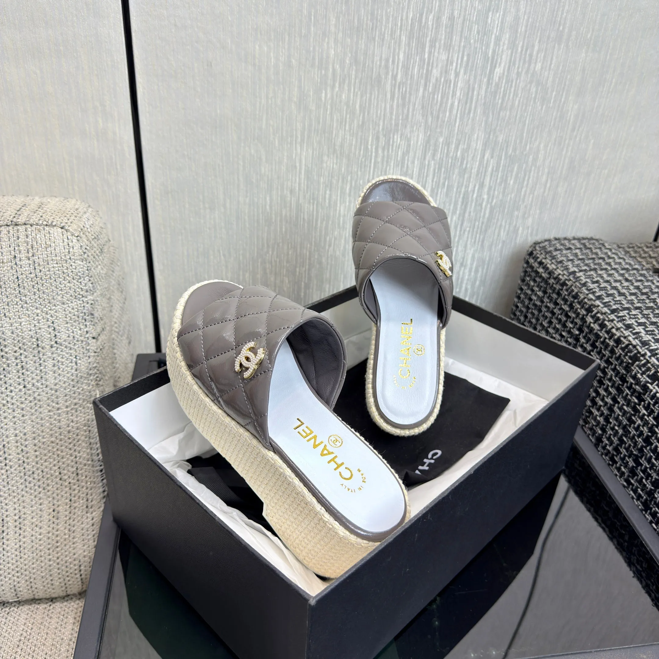 Slides Wedge Classy Platform Espadrille Connected CHANEL 25S