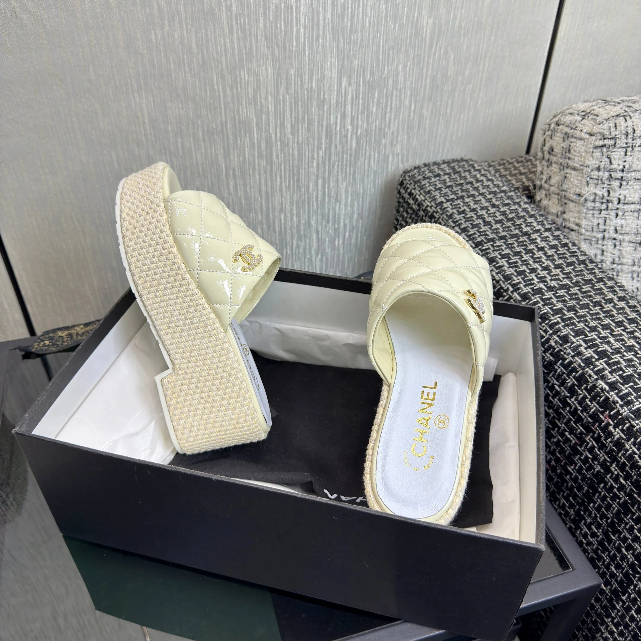 Slides Wedge Classy Platform Espadrille Connected CHANEL 25S