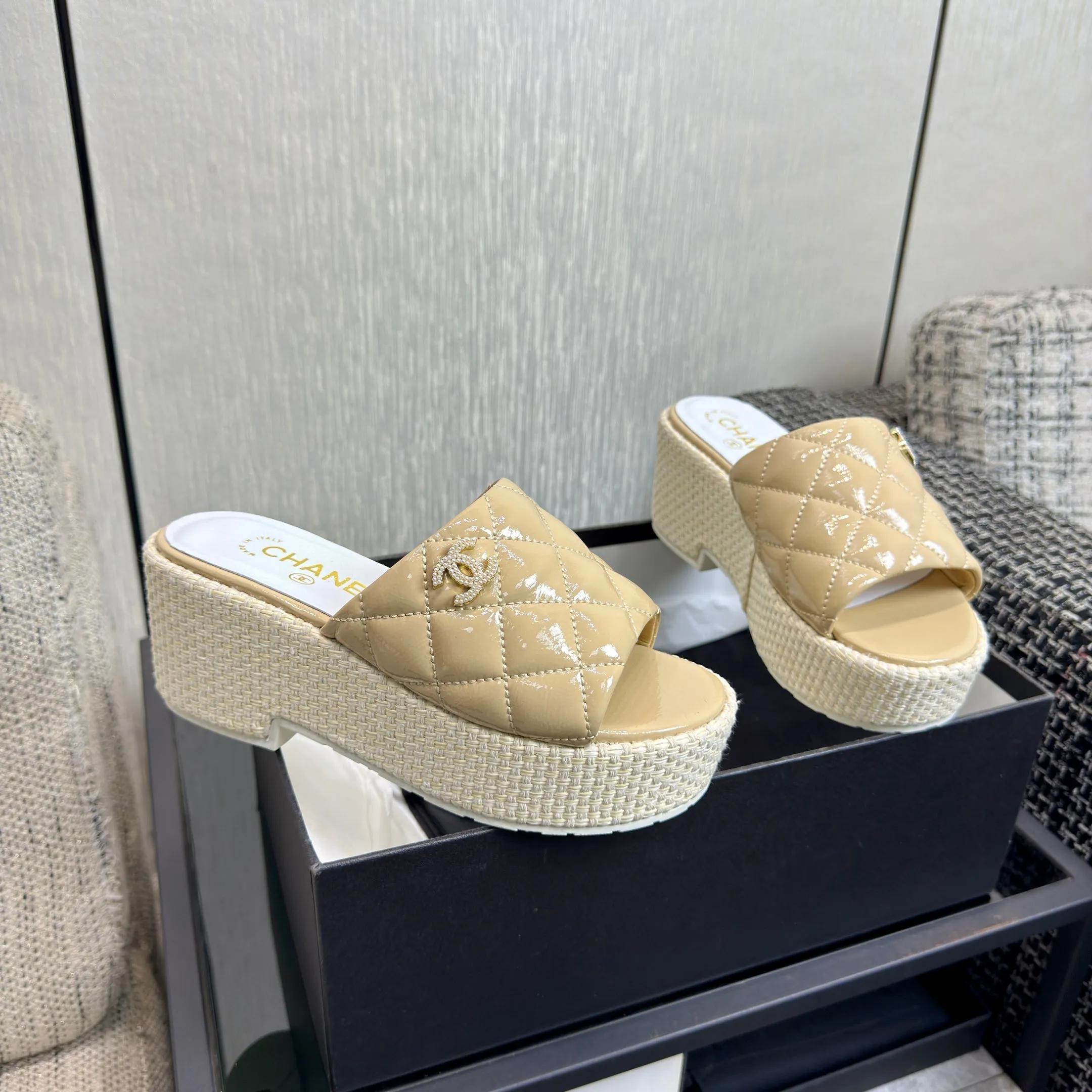 Slides Wedge Classy Platform Espadrille Connected CHANEL 25S