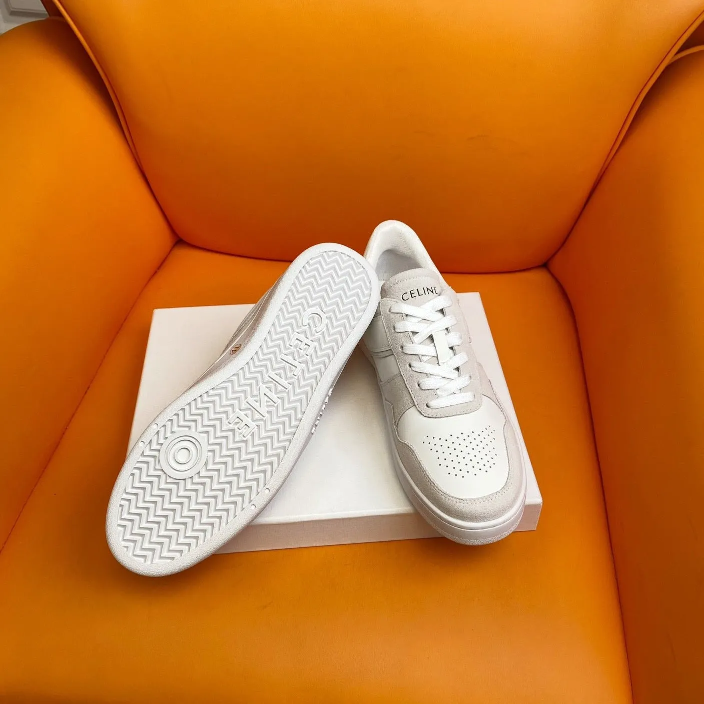 TRAINER LOW LACE-UP SNEAKER IN CALFSKIN OPTIC WHITE PEARL GRAY