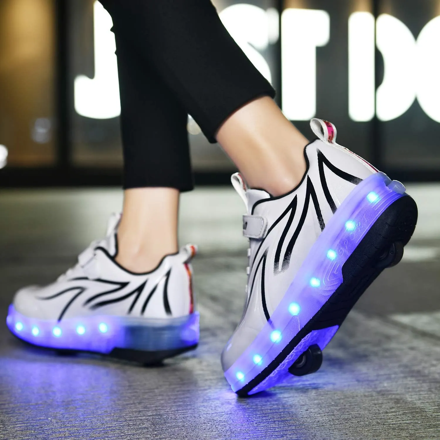 Ufatansy Roller Shoes Girls Boys Sneakers with Wheels Roller Skate Shoes USB Charging with LED Light Up Shinny Skates for Beginner Trainers Kids Lightweight Breatheable Shoe Footwear