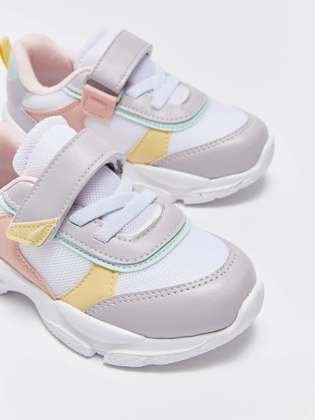 Velcro Girls' Sports Shoes